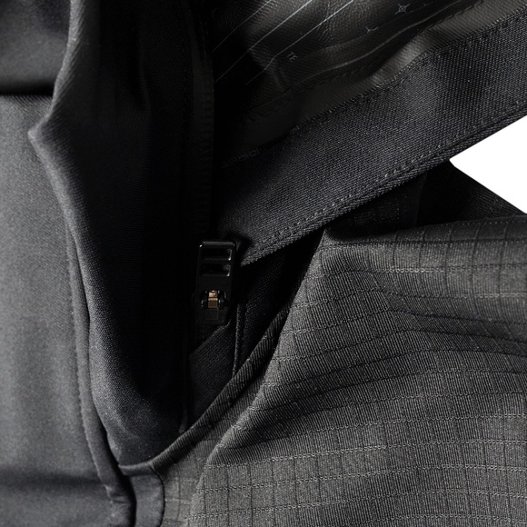 🔥 Nike Sportswear Tech Pack M65 Storm Fit Jacket Size Medium Black CZ9309-010 - Picture 3 of 14